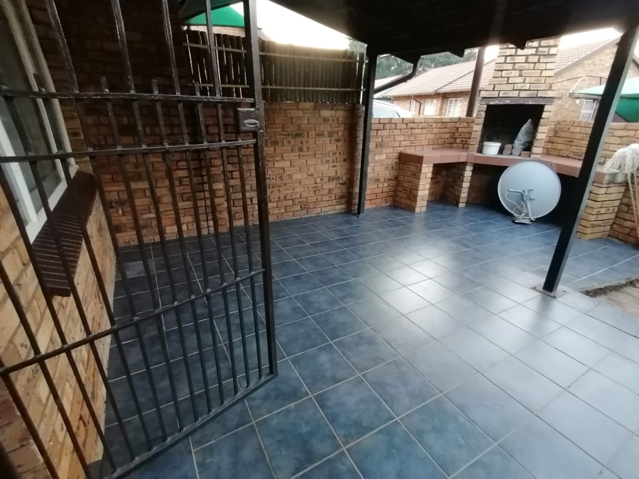 2 Bedroom Property for Sale in Safari Gardens North West